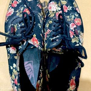 Ladies black floral Vans